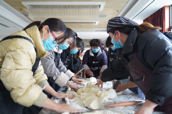冬至包餃子 情暖寒冬日，宏達集團開展迎冬至包餃子活動